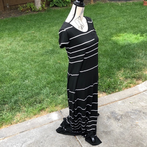 Old Navy Black & White Striped Side Slit Dress -M - Picture 2 of 7